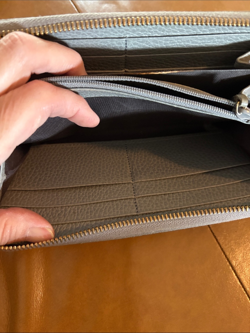 Gucci Light Gray Pebbled Leather Zip Wallet with Gold Double G - Picture 8 of 14